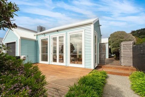 69 Marine Parade, Seatoun, Wellington