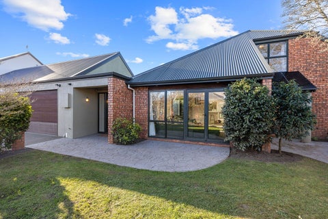 2 Royal Elm Lane, Bryndwr, Christchurch
