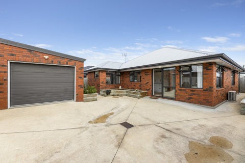 17A Law Street, Caversham, Dunedin