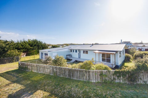 24 Te Kiri Street, Himatangi Beach, Himatangi Beach