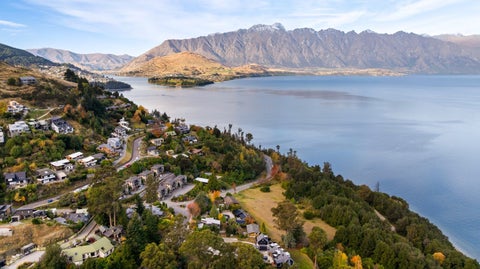 2/83 ARAWATA TCE, SUNSHINE BAY, QUEENSTOWN
