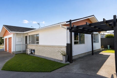2/217 TARADALE ROAD, GREENMEADOWS, NAPIER