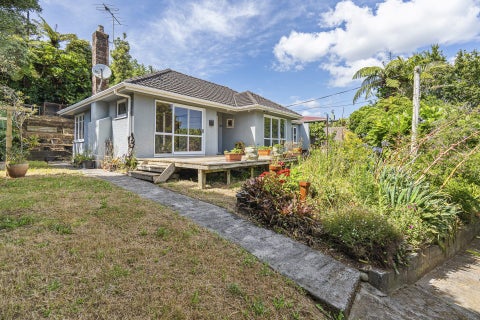 35 Queens Road, Glen Avon, New Plymouth