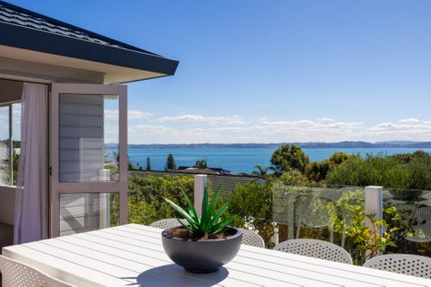 1342 Whangaparaoa Road, Army Bay, Whangaparaoa