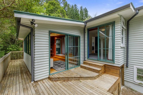 35 Wyndham Road, Pinehaven, Upper Hutt