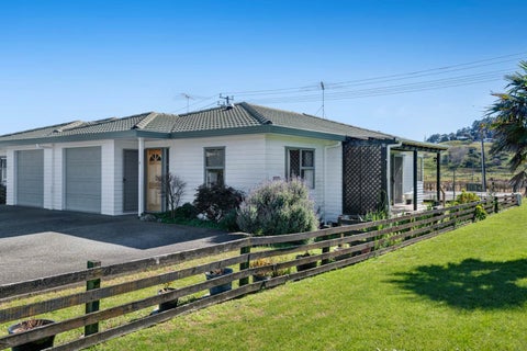 4/12 Miro Street, Helensville, Auckland