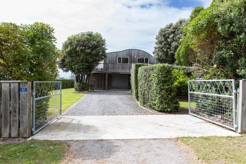61 Akitio Esplanade, Pongaroa