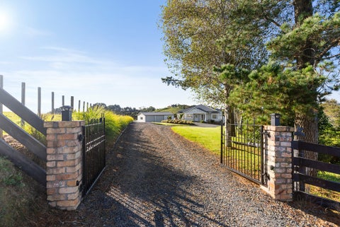 102E Mcgregor Road, Papakura