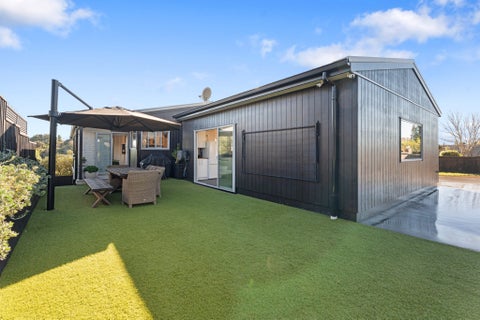 2/18 Davita Place, Farm Cove, Auckland