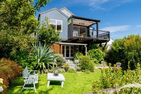 69 Greenacres Street, Macandrew Bay, Dunedin