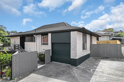 2/23 Birman Close, Half Moon Bay, Auckland