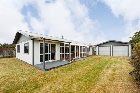 14 Te Kiri Street, Himatangi Beach, Himatangi Beach