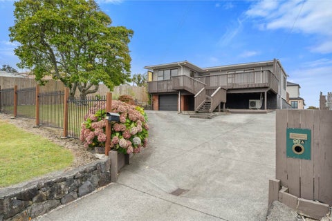 99 Awaroa Road, Sunnyvale, Auckland