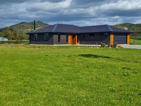 4578 State Highway 7, Blackball