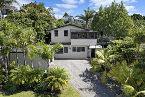 5 Amante Crescent, Mairangi Bay, Auckland