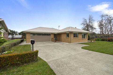 17 Johnson Street, Bulls