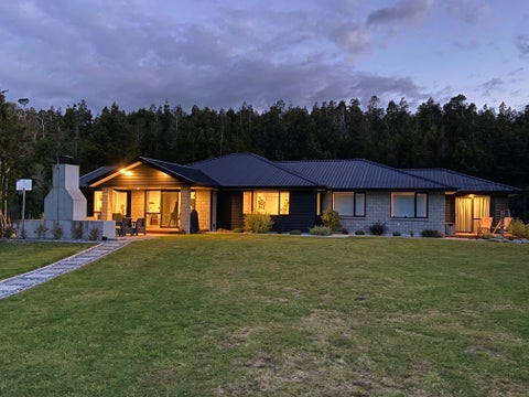 18 Craig Road, Ruatapu