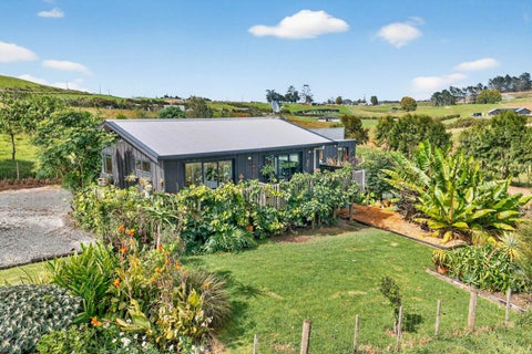 45 Brown Road, Hakaru