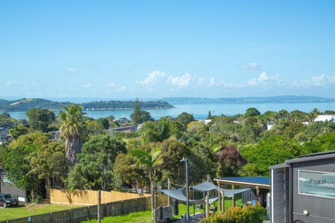 10/118 Ocean View Road, Waiheke Island, Auckland