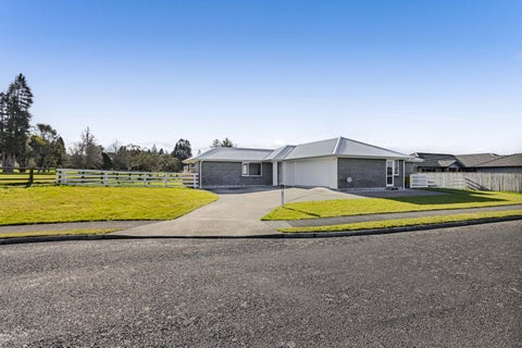 2 Mercade Close, Stratford