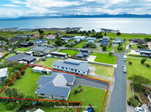 9 Mylindas Road, WHAKATIWAI, MIRANDA