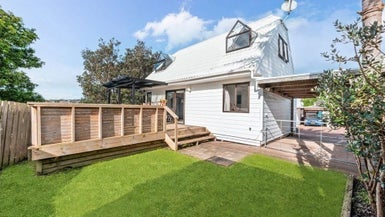 5/2 Blockhouse Bay Road, Avondale, Auckland