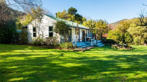5B Lady Cobham Grove, Anakiwa, Picton