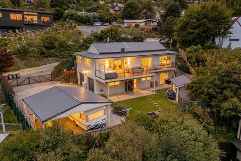 2 Evergreen Place, Sunshine Bay, Queenstown