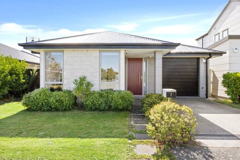 7 George West Square, Wigram, Christchurch