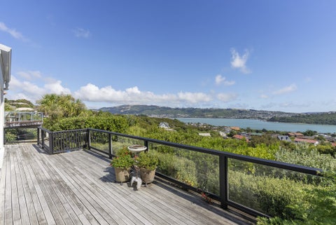9 Cromarty Place, Papakowhai, Porirua