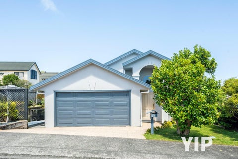 33 Peppertree Lane, Woodridge, Wellington