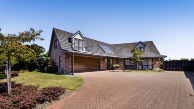 9 County Drive, Hawera