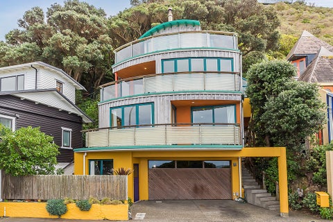 166 The Esplanade, Island Bay, Wellington