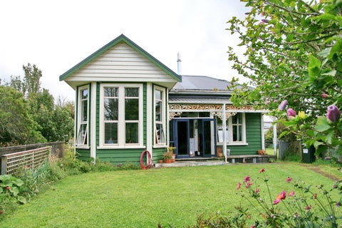 991 East Road, Toko, Stratford