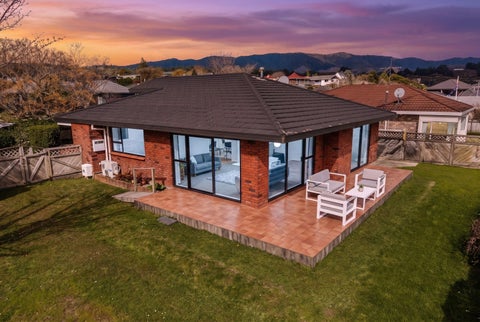 3 Clearwater Terrace, Brown Owl, Upper Hutt