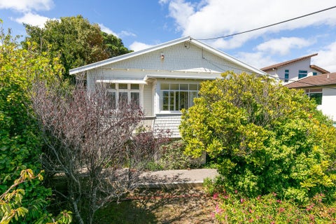 102 Nevay Road, Karaka Bays, Wellington
