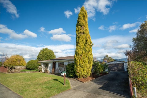 1 Feary Crescent, Takaka