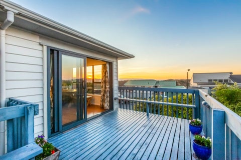 6 Ettrick Grove, Papakowhai, Porirua