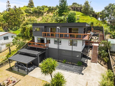 105 Oakura Road, Hikurangi