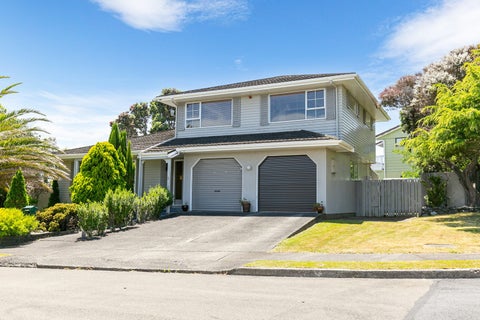 2 Thurso Grove, Papakowhai, Porirua