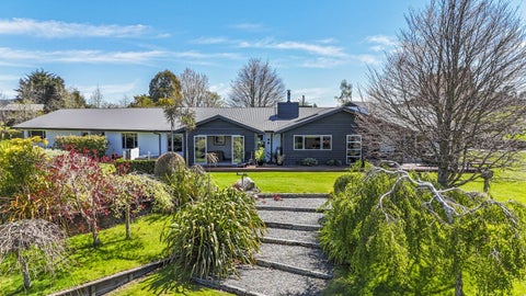 15 Loch Views Road, Taupo