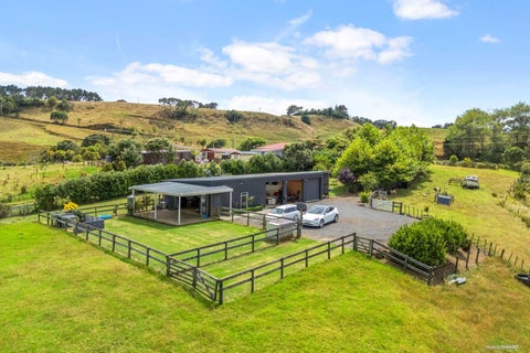 56 Cemetery Road, Pollok, Pollok