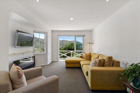 24A Parklands Drive, Karori, Wellington