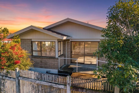 2/240 Songer Street, Stoke, Nelson