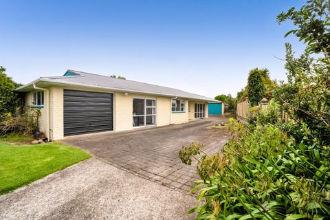 14 Heaphy Road, Opunake