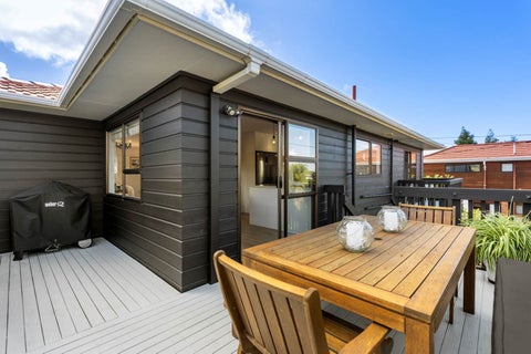 2/16 Channel View Road, Campbells Bay, Auckland