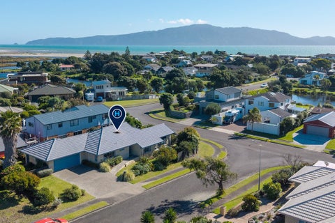 4 Te Ropata Place, Waikanae Beach, Waikanae