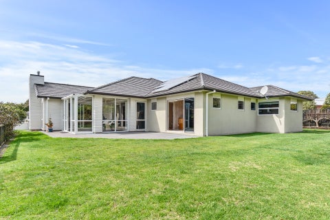 11 Portland Drive, Mangorei, New Plymouth