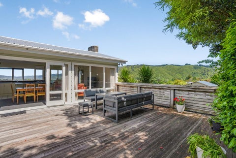 19 Vista Crescent, Maoribank, Upper Hutt
