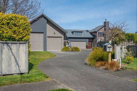 7 Haines Grove, Rainbow Point, Taupo